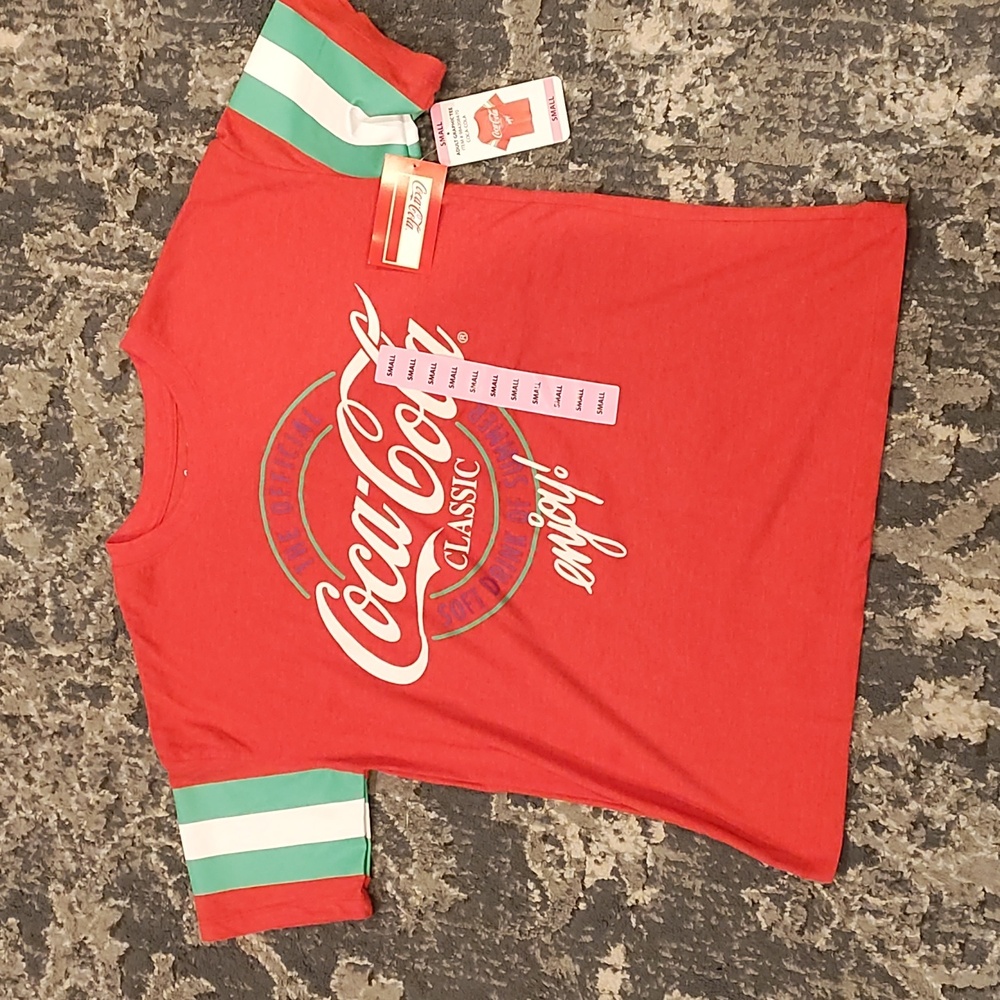 Coca-Cola Women's Short Sleeve Tee sz Small Brand New with tags